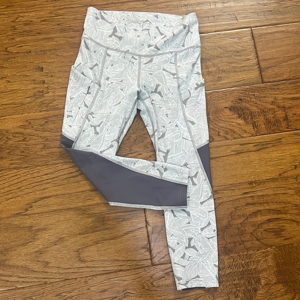 Athleta printed performance leggings